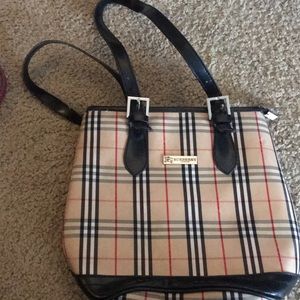 Cute purse! Given as gift but too small!